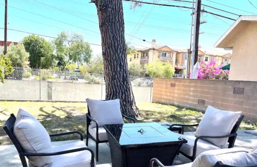 Downtown House | Bright 3 bedroom home with fireplace 5 min from Americana