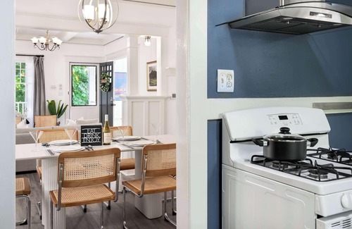 University District House | Bright 3BR Home Near UW/Children Hospital w| gym