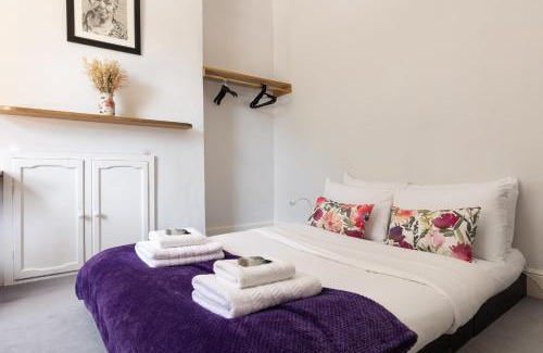 Brockley Apartment | Bright 3BR House with Garden