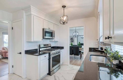 Cleveland House | Bright 3BR Retreat w/4-Season Sunroom & Modern Touches