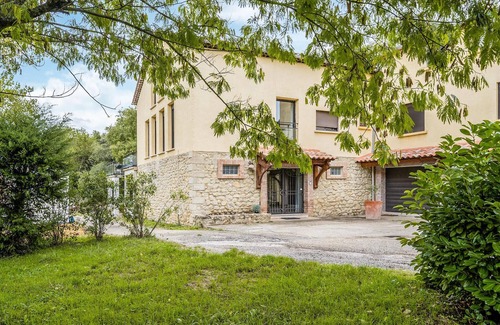 Saint-Privat-des-Vieux House | Bright and large loft style cottage with jacuzzi and sauna.
