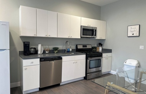 Albany Apartment | Bright & Airy 1 BDRM Private Apartment