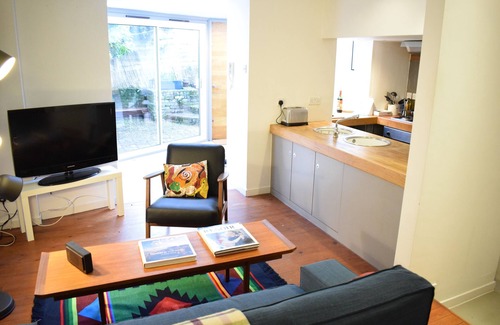 Finsbury Park Apartment | Bright & Airy | 1 Bed | Private Garden | Archway