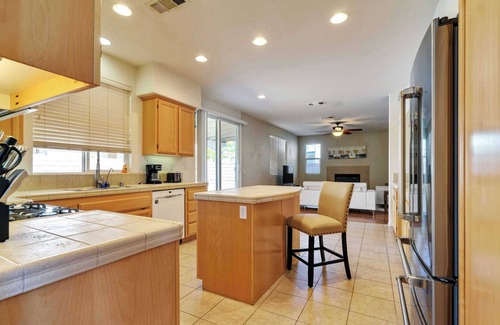 Lancaster House | Bright & Airy 4BR in Lancaster, Open Concept & Remodeled w Large Backyard#41390