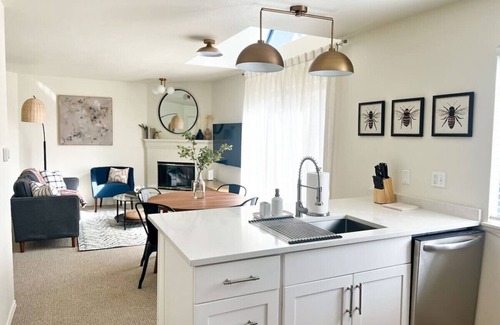 Englewood Apartment | Bright & Airy apartment in DTC