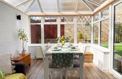 Kettering House | Bright, Airy & Beautifully Decorated 3 Bedroom Home