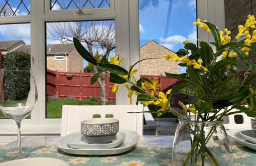 Kettering House | Bright, Airy & Beautifully Decorated 3 Bedroom Home