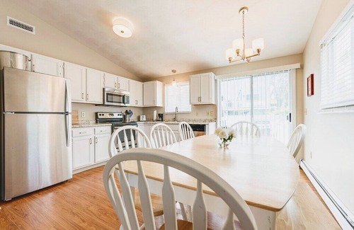 Bonnet Shores House | Bright Airy Bonnet Retreat!