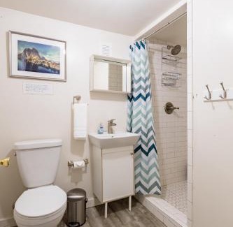 Foster - Powell House | Bright Airy Bungalow AC Fast WiFi Prime SE