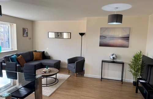 Kidlington Apartment | Bright Airy Modern 2 Bed 2 Bathroom 1st Floor Apt