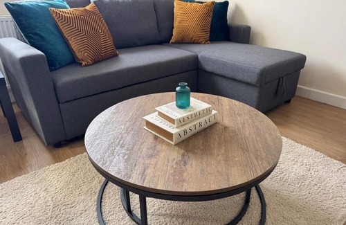 Kidlington Apartment | Bright Airy Modern 2 Bed 2 Bathroom 1st Floor Apt