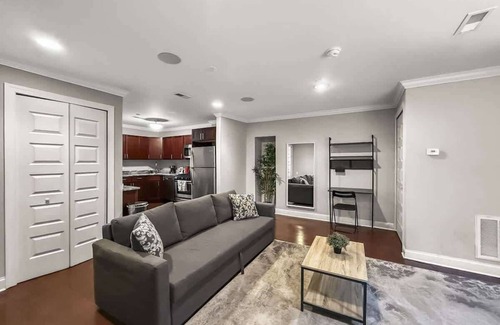 Southwark Apartment | Bright and Airy 1BD in the Heart of Philly