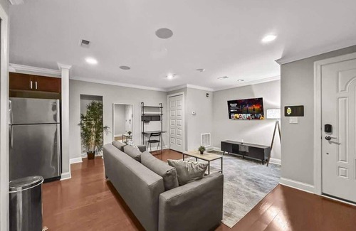 Southwark Apartment | Bright and Airy 1BD in the Heart of Philly