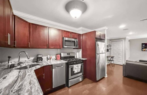 Southwark Apartment | Bright and Airy 1BD in the Heart of Philly
