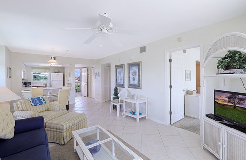 Marco Island Condo | Bright and Airy Condo - Ocean Views - 5 Minute Walk to the Beach!
