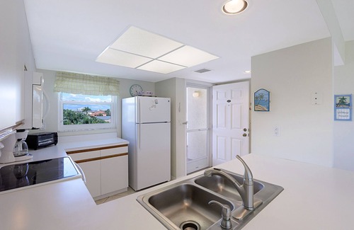 Marco Island Condo | Bright and Airy Condo - Ocean Views - 5 Minute Walk to the Beach!