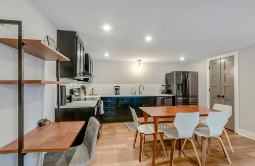 Franklin House | Bright And Airy-Historic Franklin Quadplex