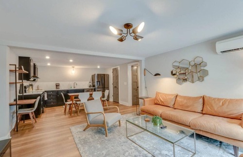 Franklin House | Bright And Airy-Historic Franklin Quadplex
