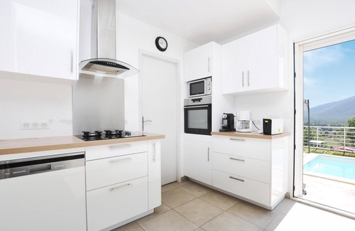 Signes House | Bright and beautiful cottage with pool in Sainte-Baume Natural Regional Park.