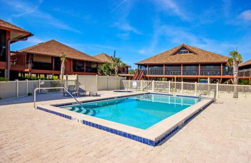 Sanibel House | Bright and Breezy Poolside Escape on Sanibel Island