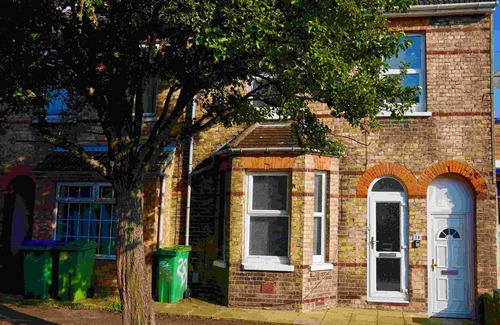 Folkestone House | Bright and Central Victorian Home with Garden