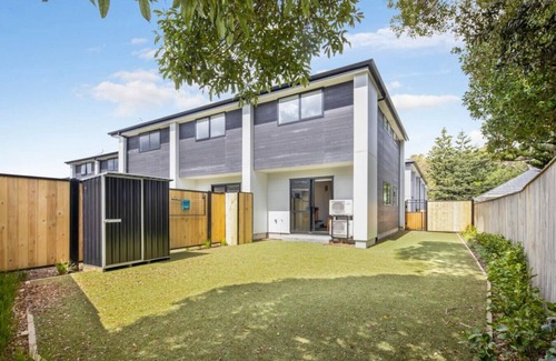 Lower Hutt House | Bright and Comfortable 2BR Stay on Rainey Grove