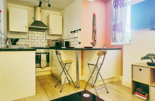 Mapperley Apartment | Bright and Cosy 1BR Flat w Balcony and Free Parking