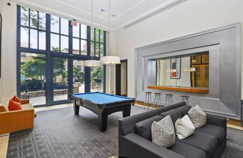 Aurora Highlands Apartment | Bright and Cozy Apartment Near Pentagon City