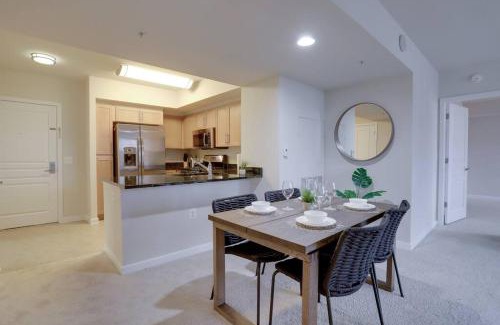 Aurora Highlands Apartment | Bright and Cozy Apartment Near Pentagon City