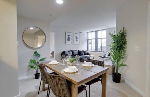 Aurora Highlands Apartment | Bright and Cozy Apartment Near Pentagon City