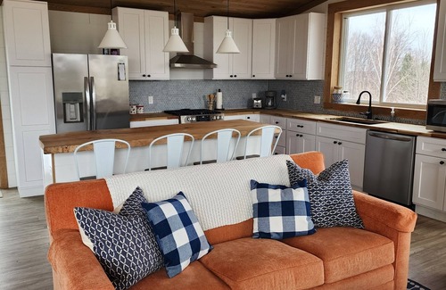 Williamsburg House | Bright and Cozy NoMi Home