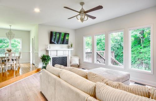 High Point House | Bright and Elegant Home in High Point with Deck!