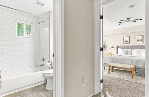 Camas Apartment | Bright and Modern Basement Apartment 14 miles to PDX