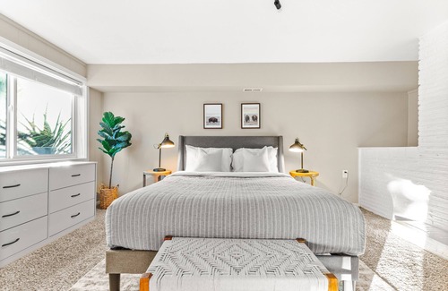Camas Apartment | Bright and Modern Basement Apartment 14 miles to PDX