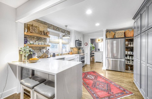 Franklin House | Bright and Modern - Maple Tree Cottage