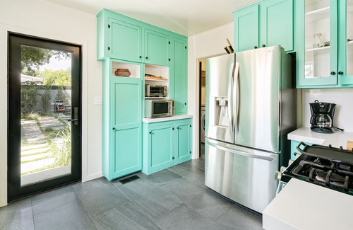 Altadena House | Bright and modern stylish home – Close to Old town Pasadena and Downtown L.A.