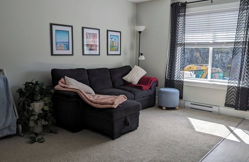 Langford House | Bright and new guest suite on Triangle Mountain.