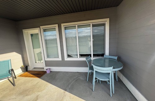 Central Okanagan House | Bright and peaceful, great location.