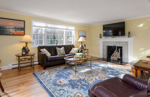 North Falmouth House | Bright and roomy, sleeps 8, near bike path and drive to beaches, large back yard
