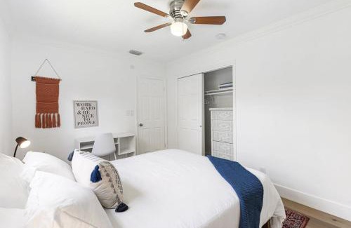 Sailboat Bend House | Bright and Spacious 2 BR Apartment