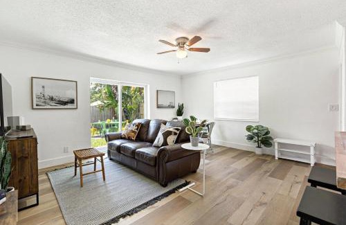 Sailboat Bend House | Bright and Spacious 2 BR Apartment