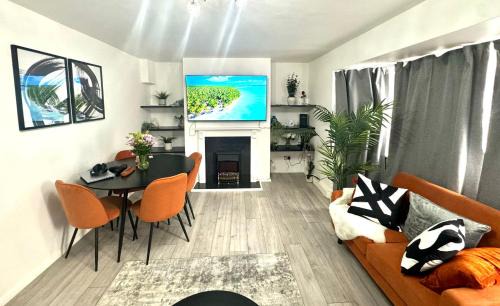 Penge Apartment | Bright and Spacious 2-Bedroom Apartment in London - Your Home Away from Home