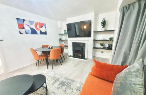 Penge Apartment | Bright and Spacious 2-Bedroom Apartment in London - Your Home Away from Home