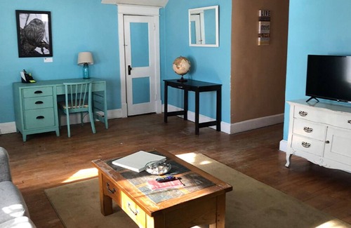 Endion Apartment | Bright and Spacious 2 Bedroom 1 Bath Extended Stay