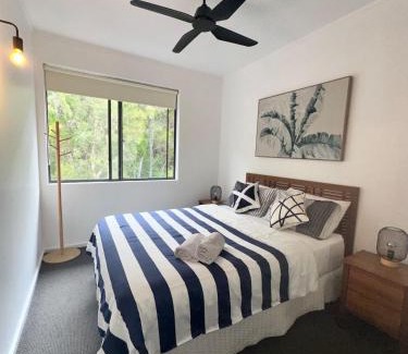 Rainbow Beach Apartment | Bright and spacious 2-Bed beach resort apartment