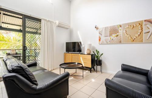 Rainbow Beach Apartment | Bright and spacious 2-Bed beach resort apartment
