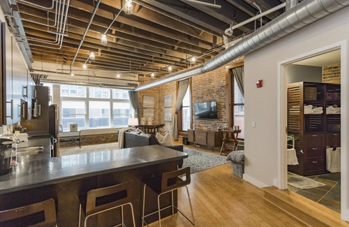 Downtown Nashville House | Bright and Spacious Condo Only Steps to Broadway + FREE Parking