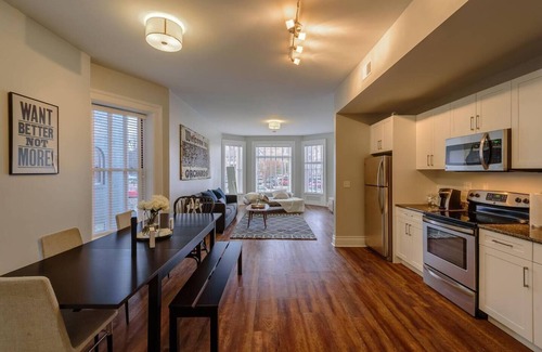 Midtown Apartment | Bright and Spacious Midtown 3BD Getaway Apartments