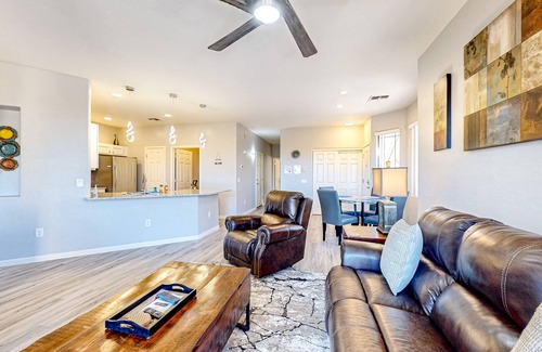 Rancho Vistoso Condo | Bright and spacious mountain-view home with pool/hot tub on-site, golfing nearby
