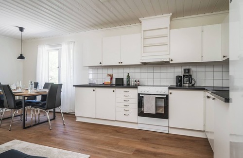 Norberg House | Bright and Stylish 3 Bedroom in Norberg